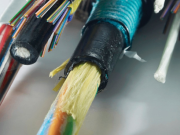 Ny jerfeesyl dy Sorchyn Cable Fiber Optic: voish yn ard-syn son yn unroo dys ny smoode, Tooney ny feeshtyn oct